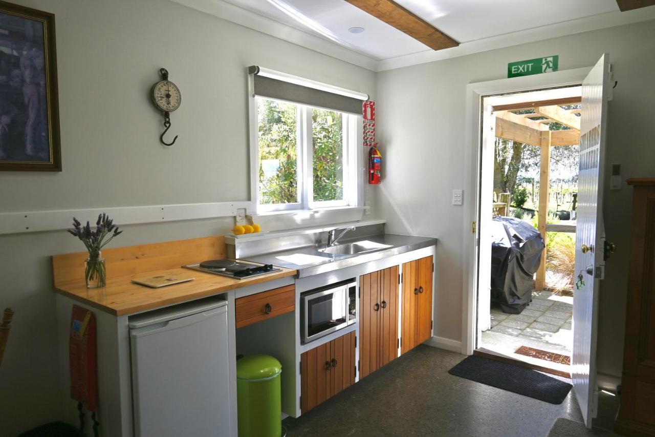 St Leonards Vineyard Cottages Blenheim Exterior photo